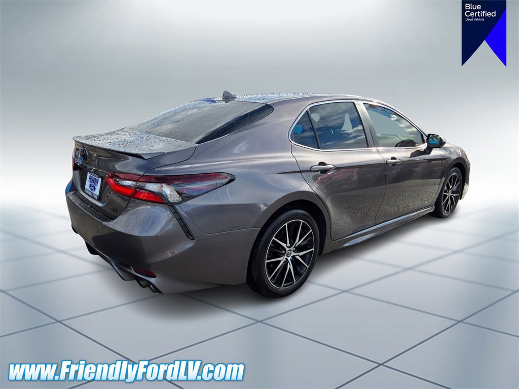 Used 2023 Toyota Camry SE image 4