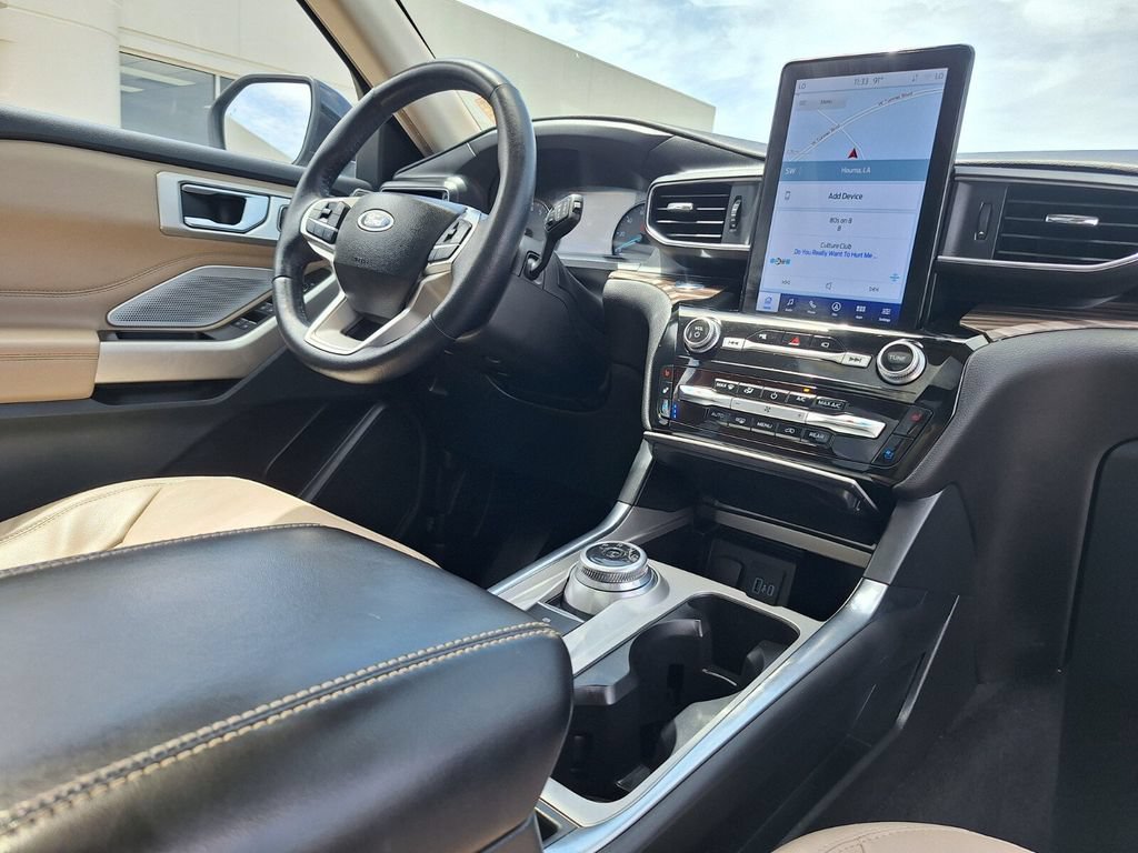 Certified 2023 Ford Explorer Limited w/ Limited Technology Package RWD image 30