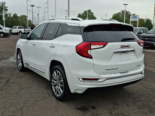 Used 2022 GMC Terrain Denali w/ Denali Premium Package AWD/4WD image 4