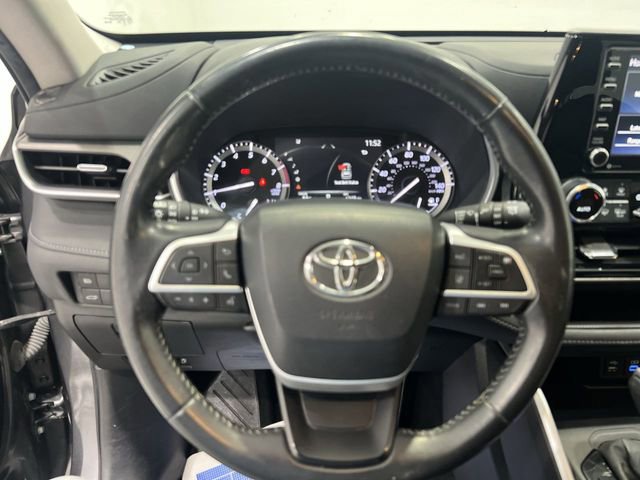 Used 2022 Toyota Highlander XLE FWD image 10