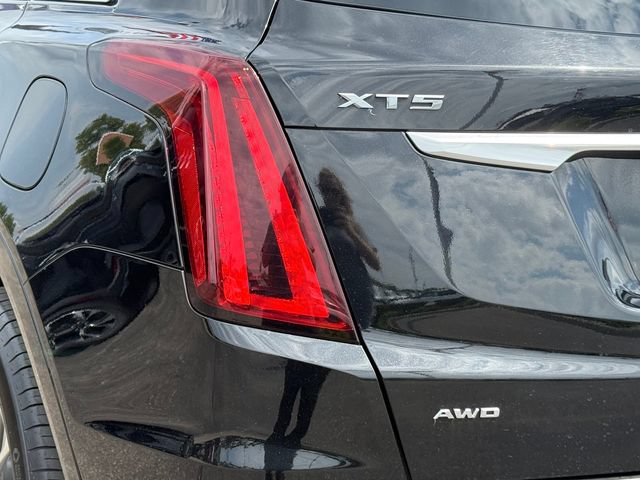 Used 2021 Cadillac XT5 Premium Luxury w/ LPO, Floor Liner Package AWD/4WD image 30