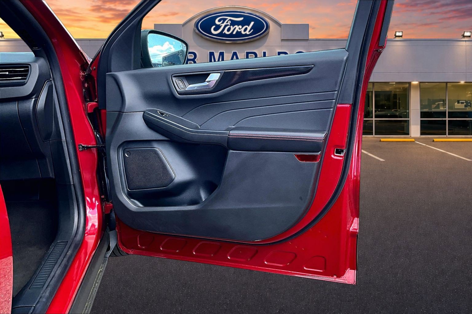Certified 2025 Ford Escape ST-Line FWD image 24
