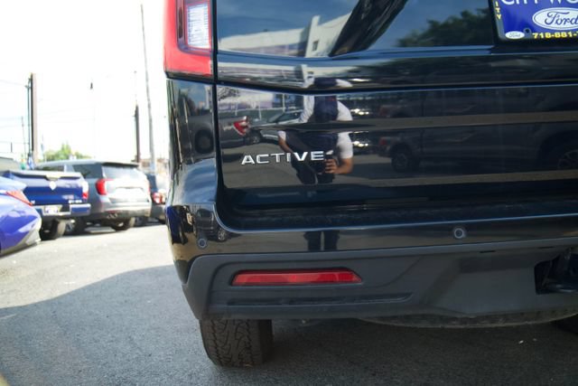 Certified 2025 Ford Expedition Active AWD/4WD image 13