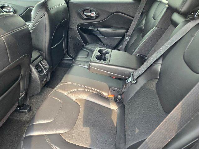 Used 2020 Jeep Cherokee Latitude Plus AWD/4WD image 16