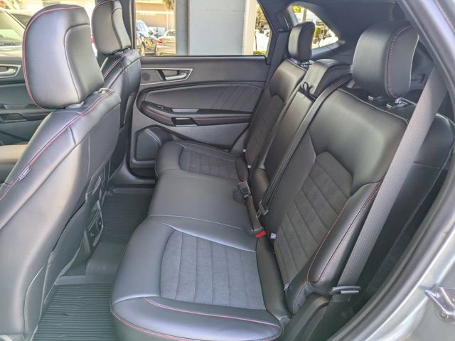 Certified 2024 Ford Edge ST-Line image 17