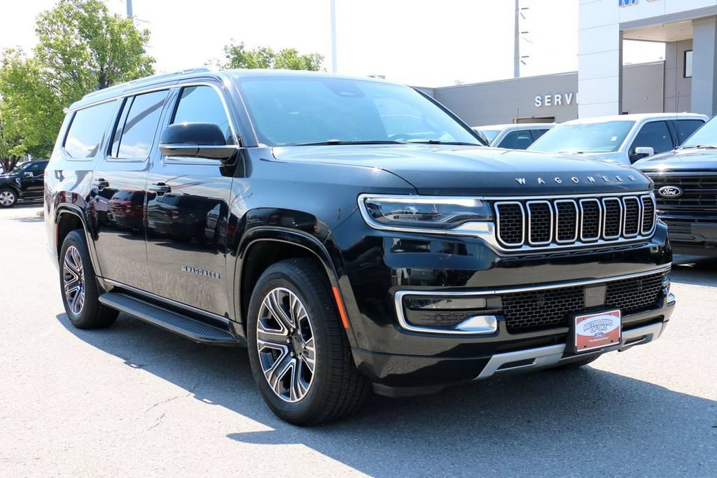 Used 2024 Jeep Wagoneer L Series II w/ Flexible Seating Group AWD/4WD image 4
