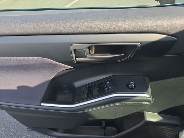 Used 2020 Toyota Highlander LE image 14