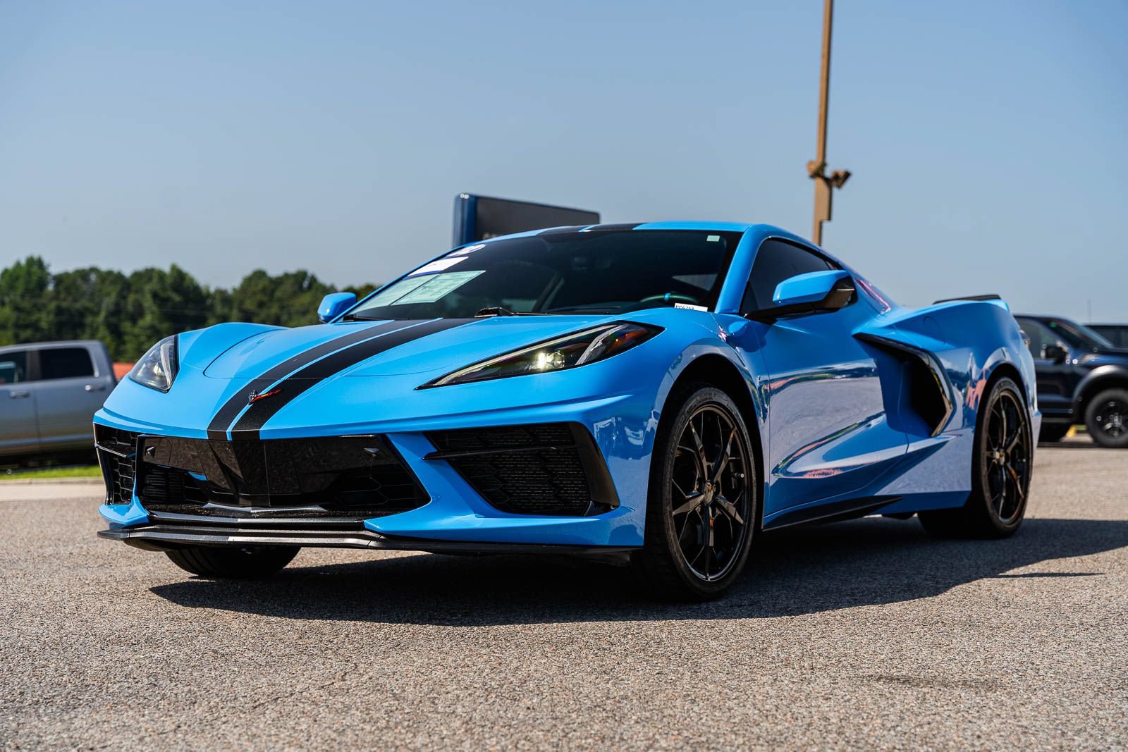 Used 2022 Chevrolet Corvette Stingray Premium Cpe w/ Z51 Performance Package RWD image 3