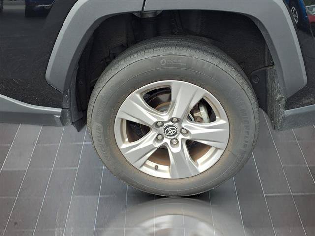 Used 2025 Toyota RAV4 XLE AWD/4WD image 16