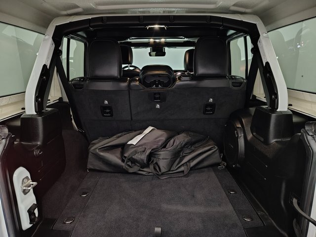 Used 2021 Jeep Wrangler Unlimited Rubicon w/ Uconnect 4C Nav & Sound Group AWD/4WD image 18