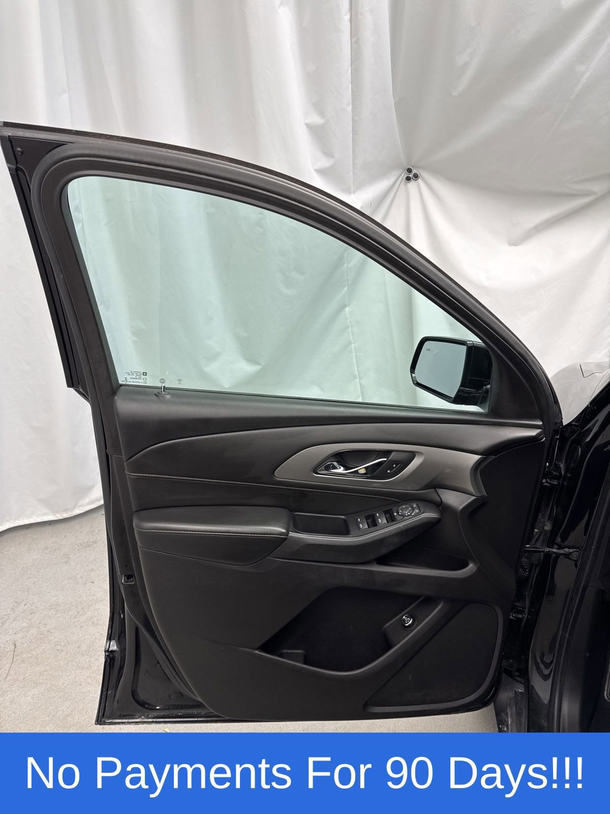 Used 2018 Chevrolet Traverse LT image 11