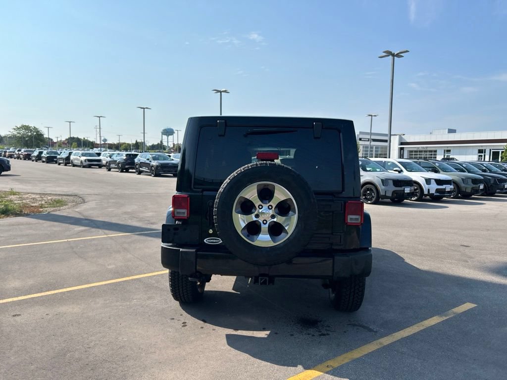 Used 2017 Jeep Wrangler Unlimited Sahara w/ Connectivity Group AWD/4WD image 8