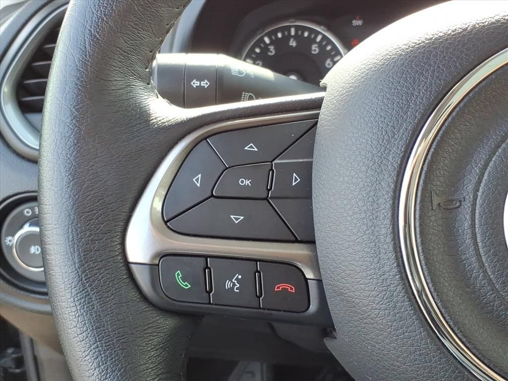 Used 2022 Jeep Renegade Limited w/ Sun, Sound & Wheels Group AWD/4WD image 17