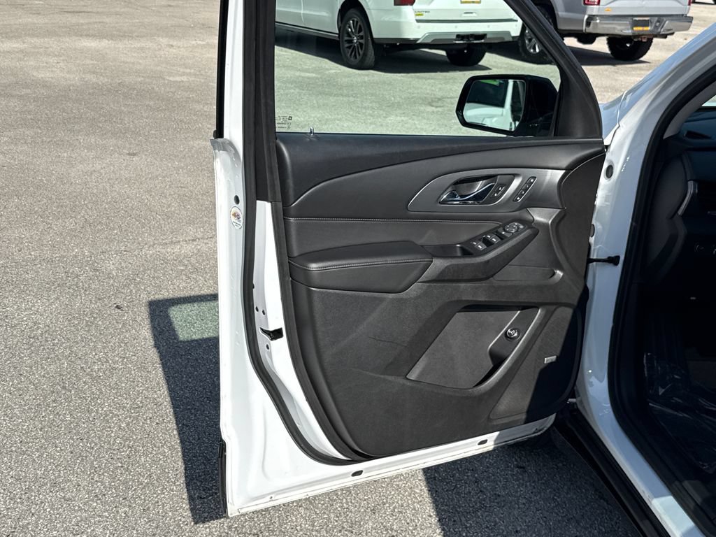 Used 2018 Chevrolet Traverse Premier w/ Redline Edition FWD image 14