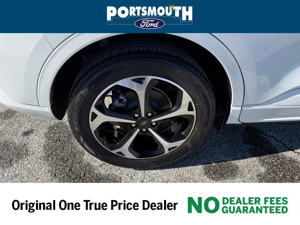 Certified 2025 Ford Escape ST-Line Elite w/ Premium Technology Package AWD/4WD image 37