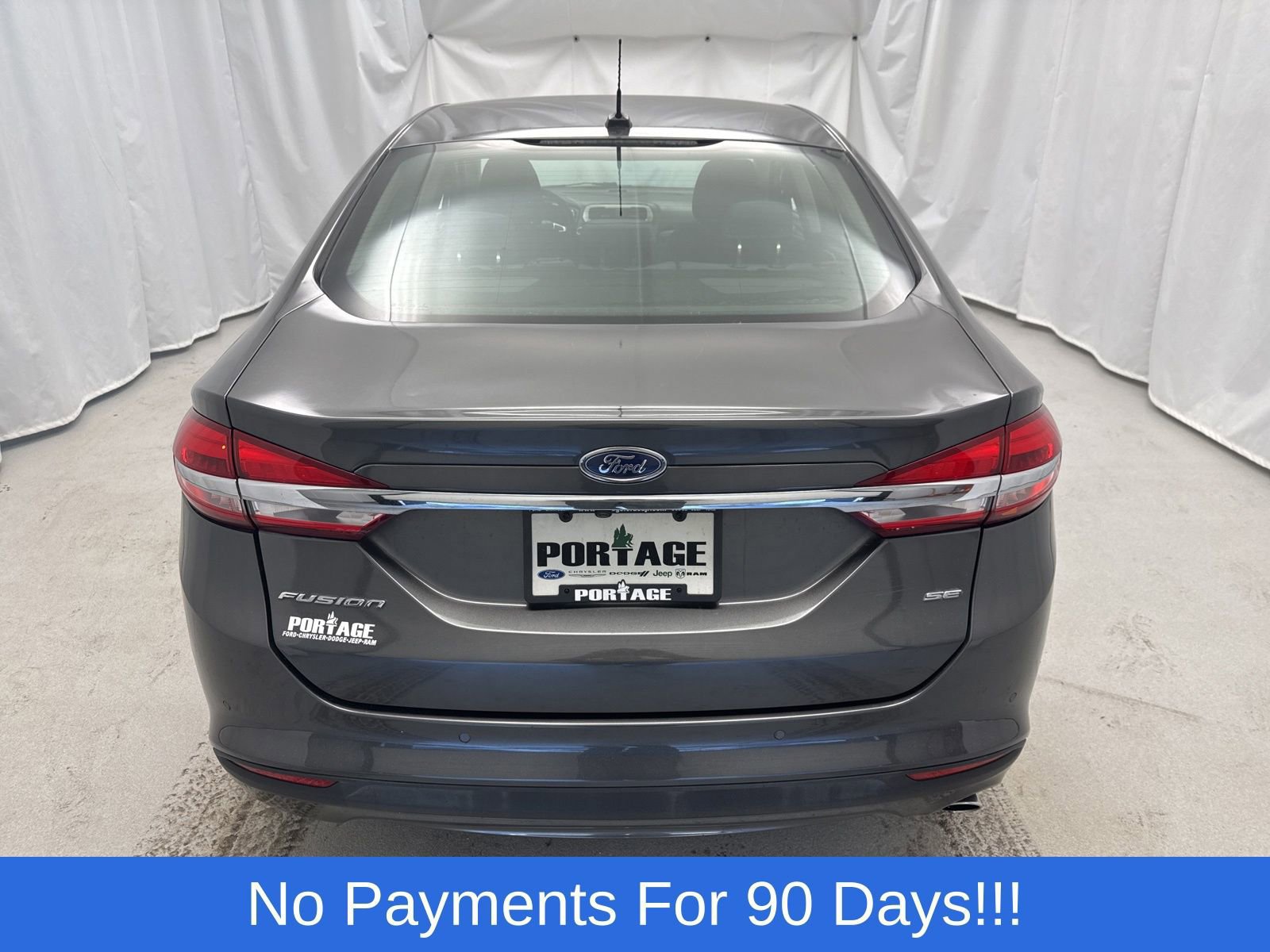 Certified 2017 Ford Fusion SE w/ Fusion SE Technology Package image 3