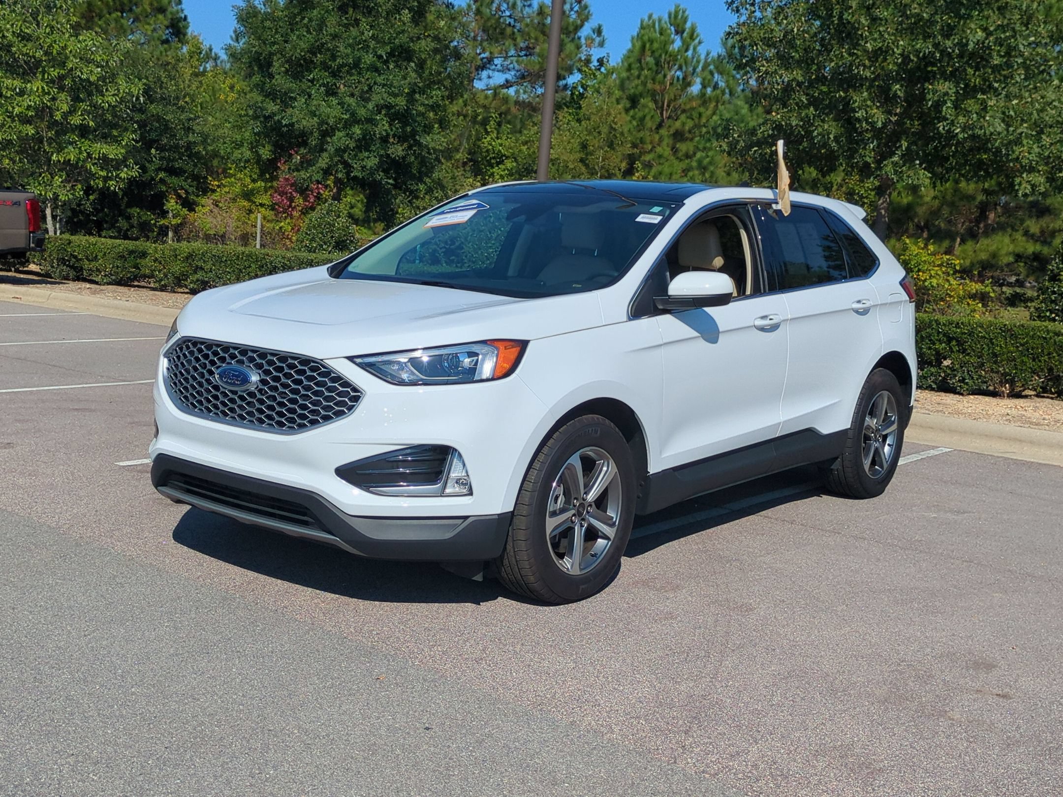 Certified 2023 Ford Edge SEL w/ Convenience Package AWD/4WD image 8