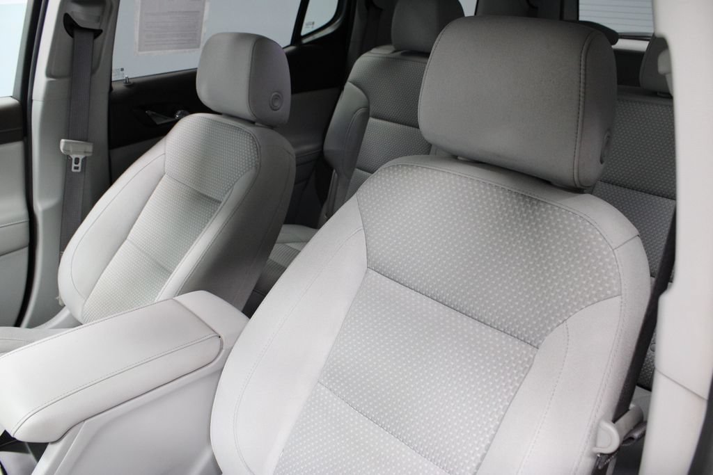 Used 2023 GMC Acadia SLE w/ Driver Convenience Package FWD image 27