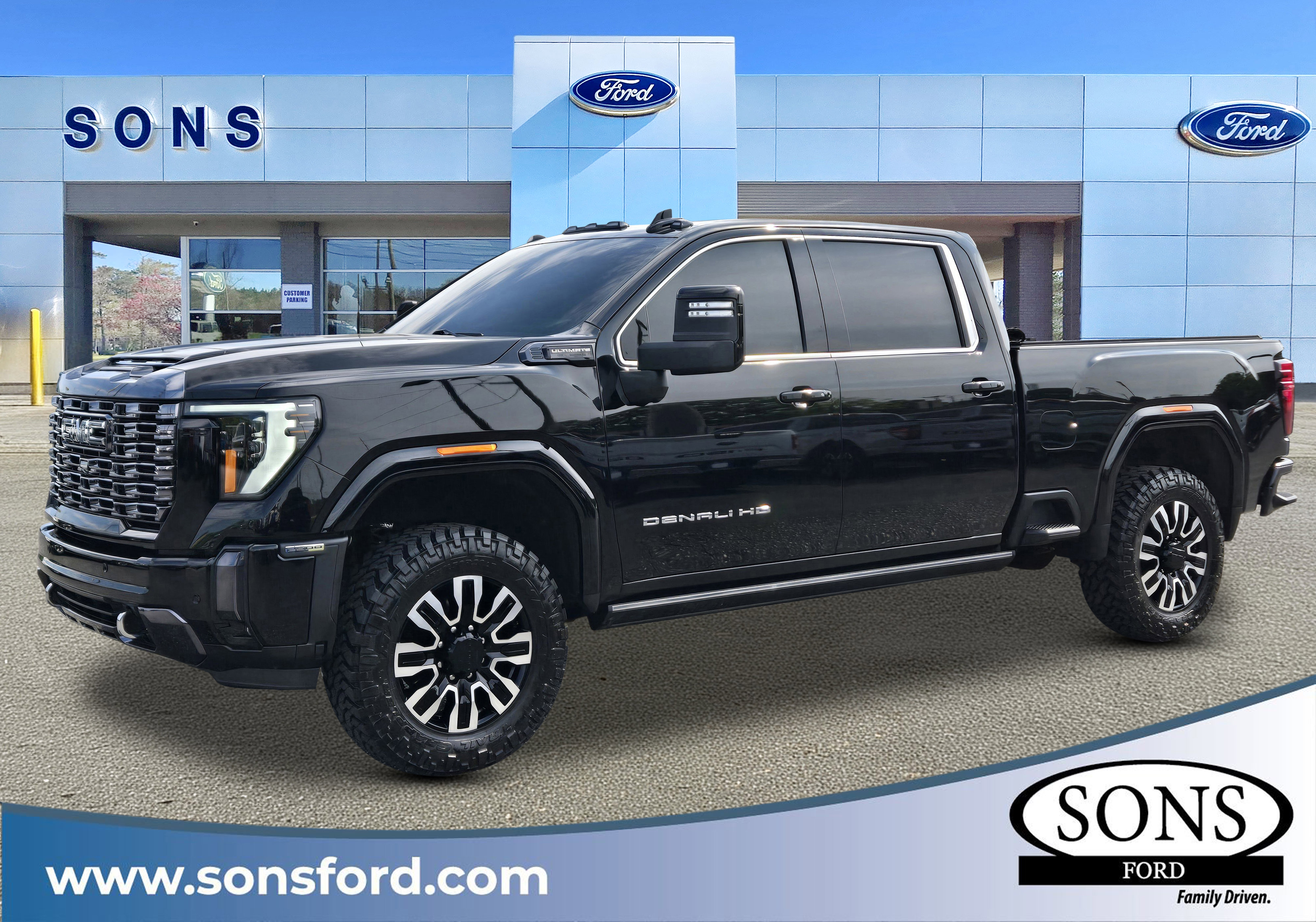 Used 2024 GMC Sierra 2500 Denali Ultimate w/ Max Trailering Package AWD/4WD image 1