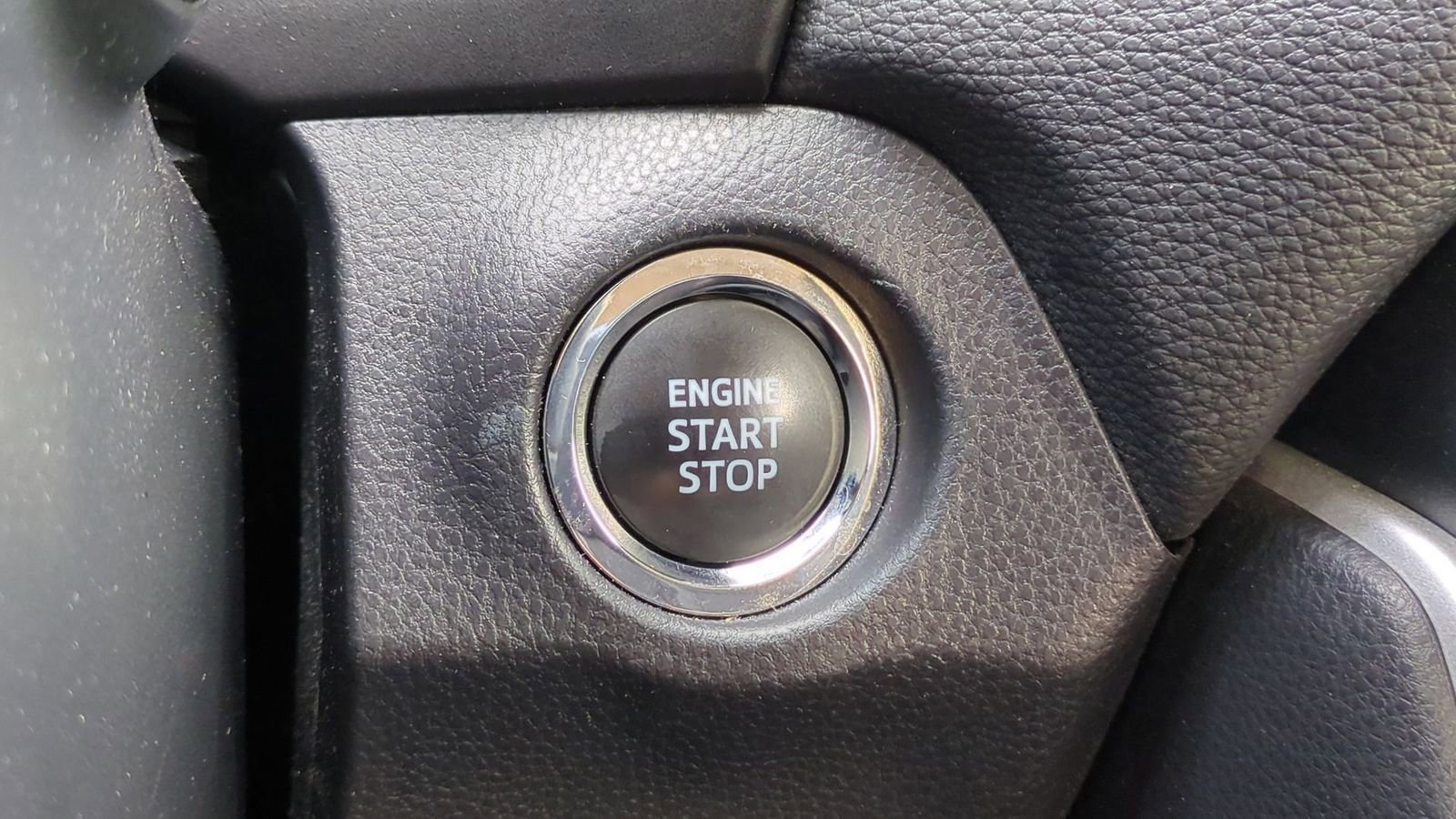 Used 2023 Toyota RAV4 XLE image 29