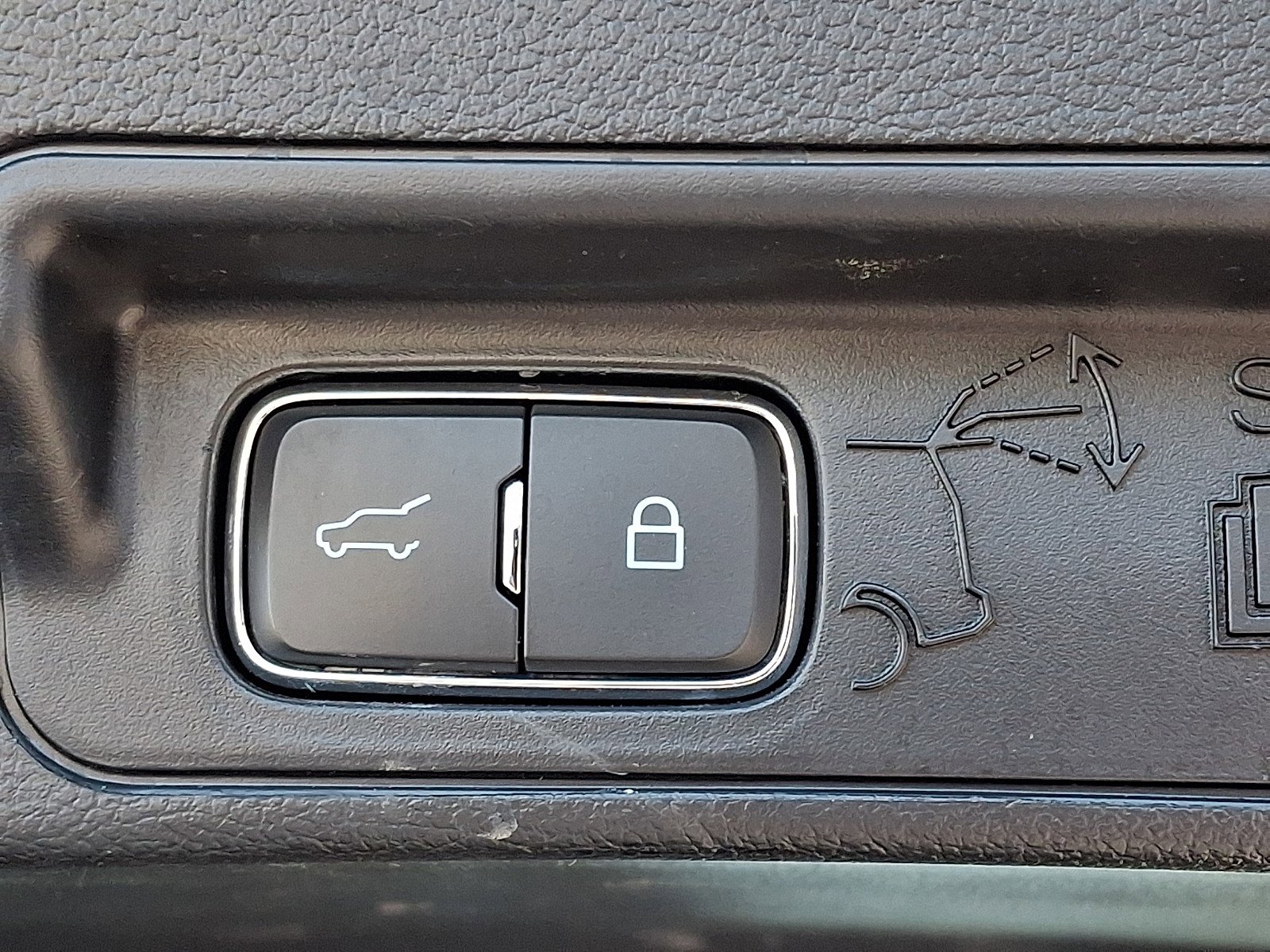 Certified 2025 Ford Explorer ST-Line w/ ST-Line Street Pack image 29