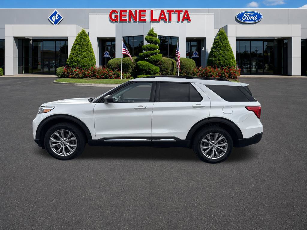 Certified 2023 Ford Explorer XLT w/ Equipment Group 202A AWD/4WD image 3