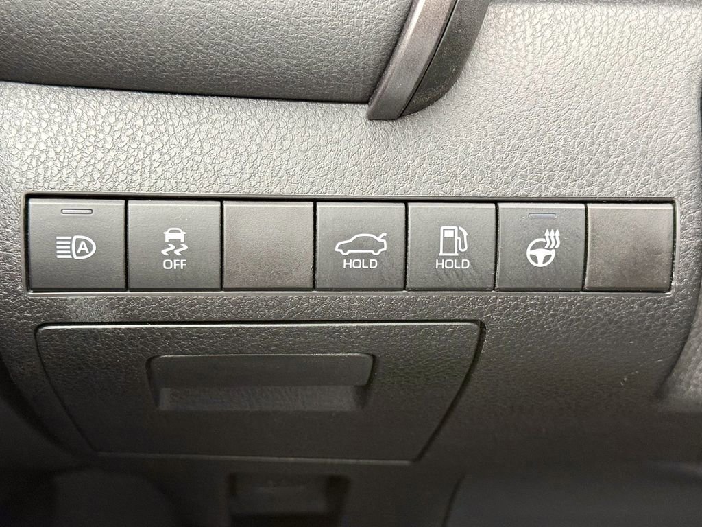 Used 2021 Toyota Camry SE w/ Cold Weather Package image 26