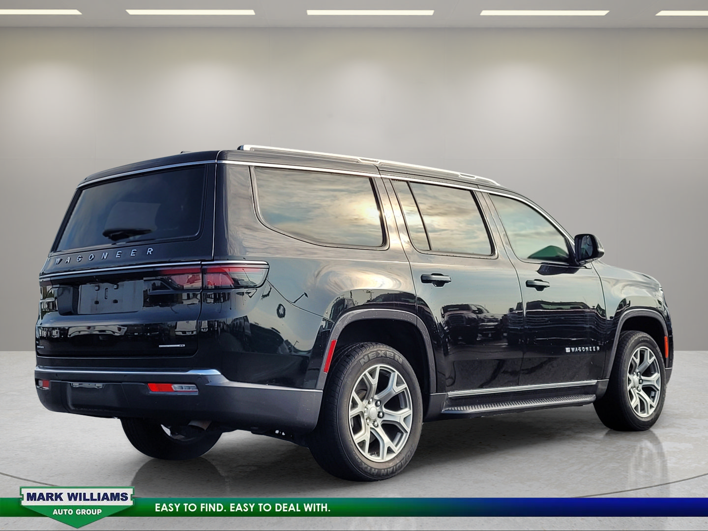Used 2022 Jeep Wagoneer Series II AWD/4WD image 4