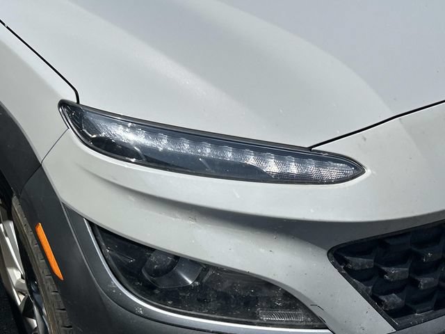 Used 2022 Hyundai Kona SEL w/ Convenience Package FWD image 4