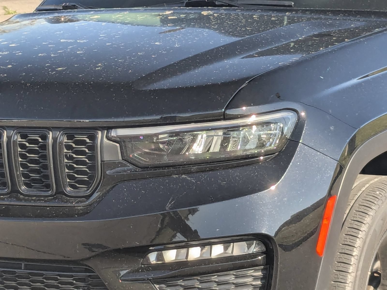 Used 2023 Jeep Grand Cherokee Limited w/ Luxury Tech Group II AWD/4WD image 9
