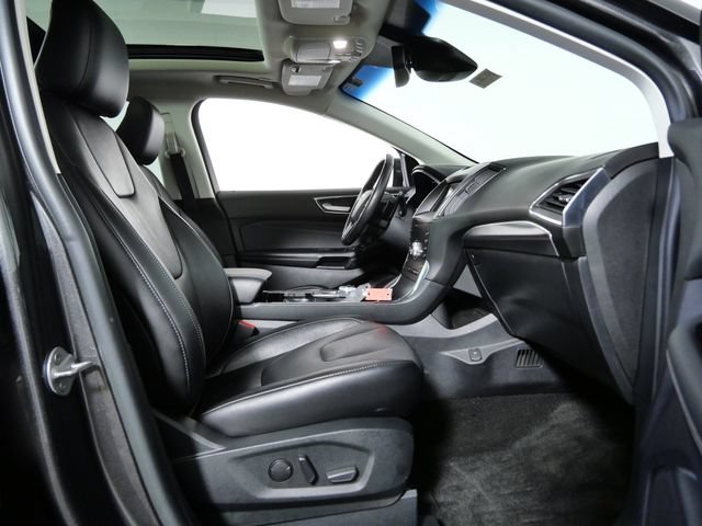 Certified 2020 Ford Edge Titanium w/ Canadian Touring Package AWD/4WD image 8