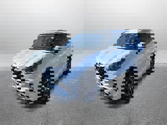 Used 2023 Toyota Highlander XLE image 6