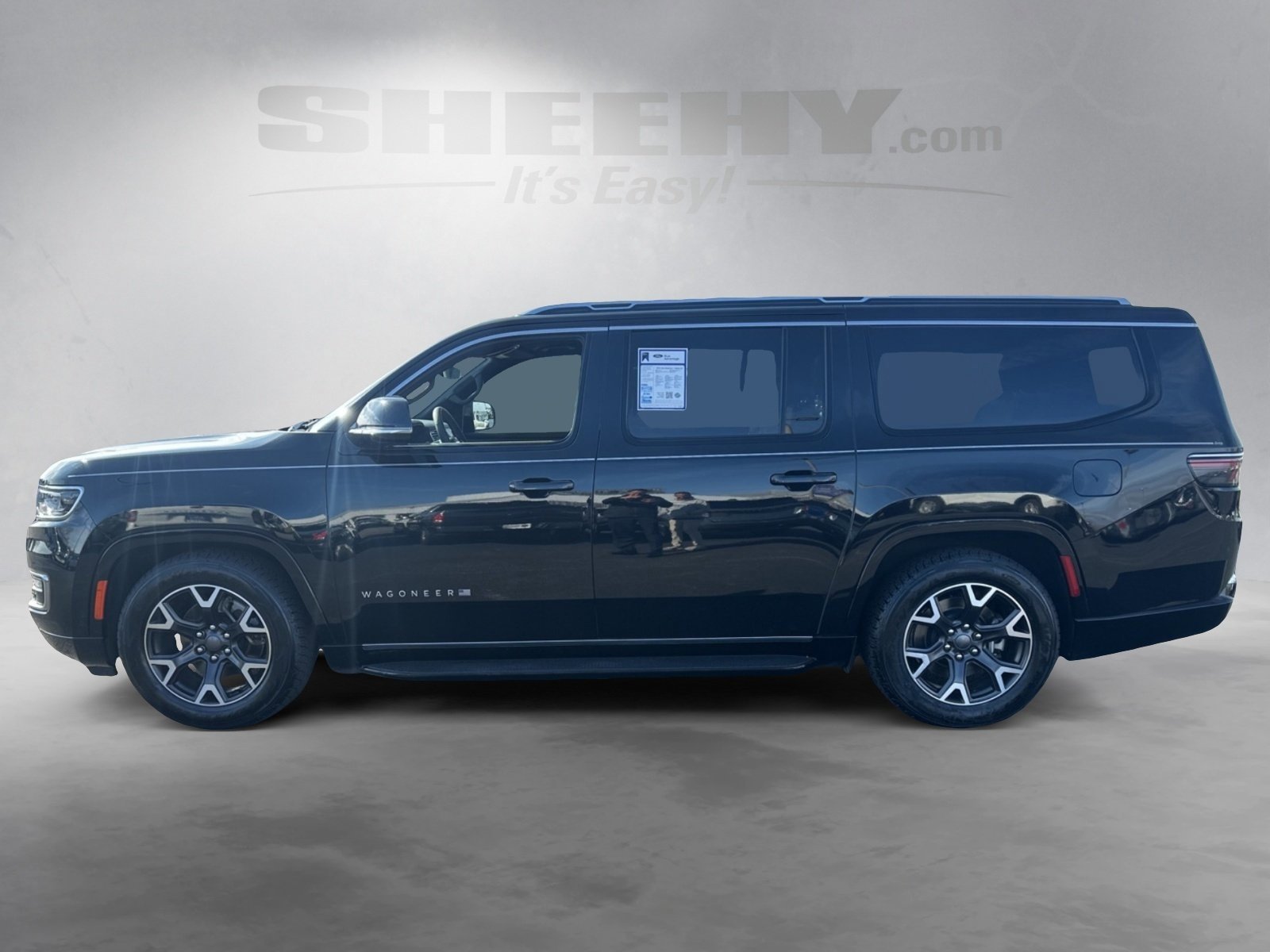 Used 2024 Jeep Wagoneer L Series III w/ Flexible Seating Group image 2