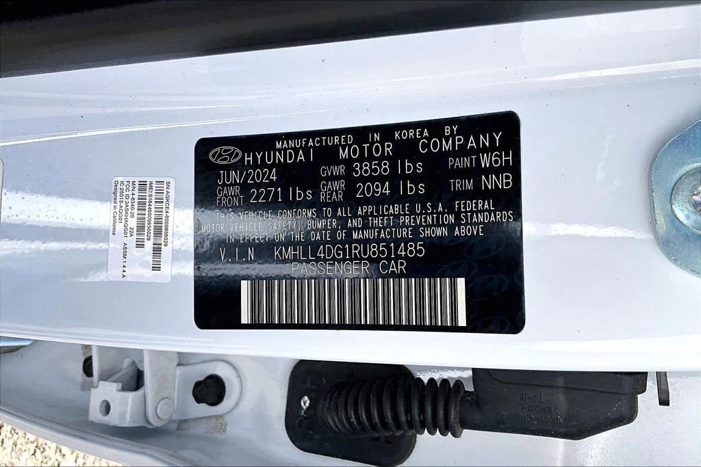 Used 2024 Hyundai Elantra SE image 35