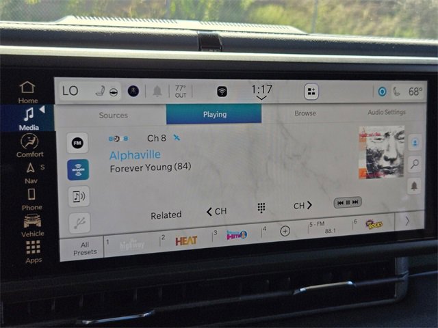 Used 2025 Jeep Gladiator Mojave w/ Convenience Group image 24