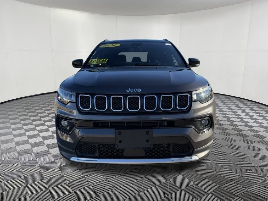 Used 2024 Jeep Compass Limited image 8