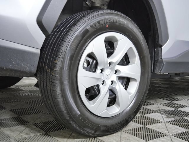 Used 2021 Toyota RAV4 LE w/ Carpet Mat Package (TMS) FWD image 7
