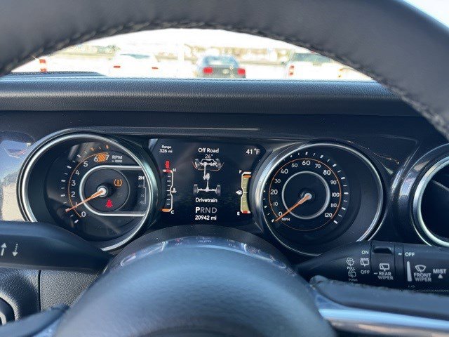 Used 2023 Jeep Wrangler Unlimited Sahara image 13