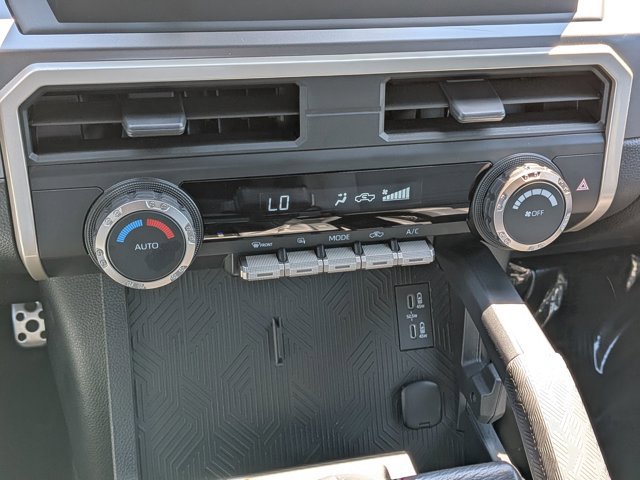 Used 2024 Toyota Tacoma TRD Sport AWD/4WD image 25