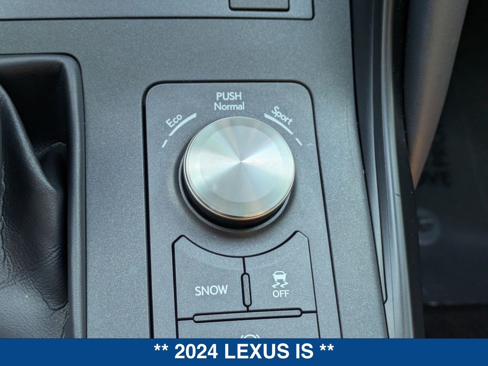 Used 2024 Lexus IS 350 F Sport RWD image 31