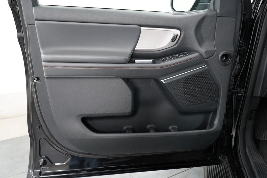 Certified 2025 Ford Expedition Active AWD/4WD image 31
