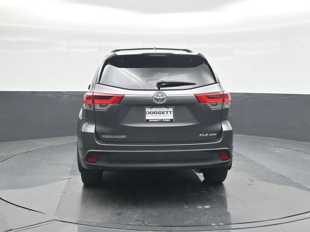 Used 2017 Toyota Highlander XLE AWD/4WD image 17