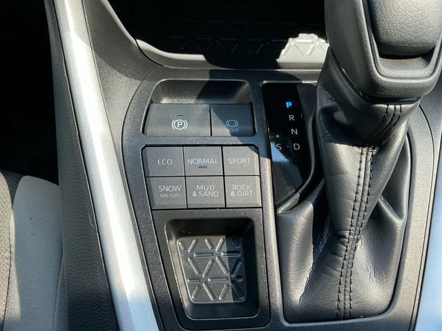 Used 2025 Toyota RAV4 XLE image 25