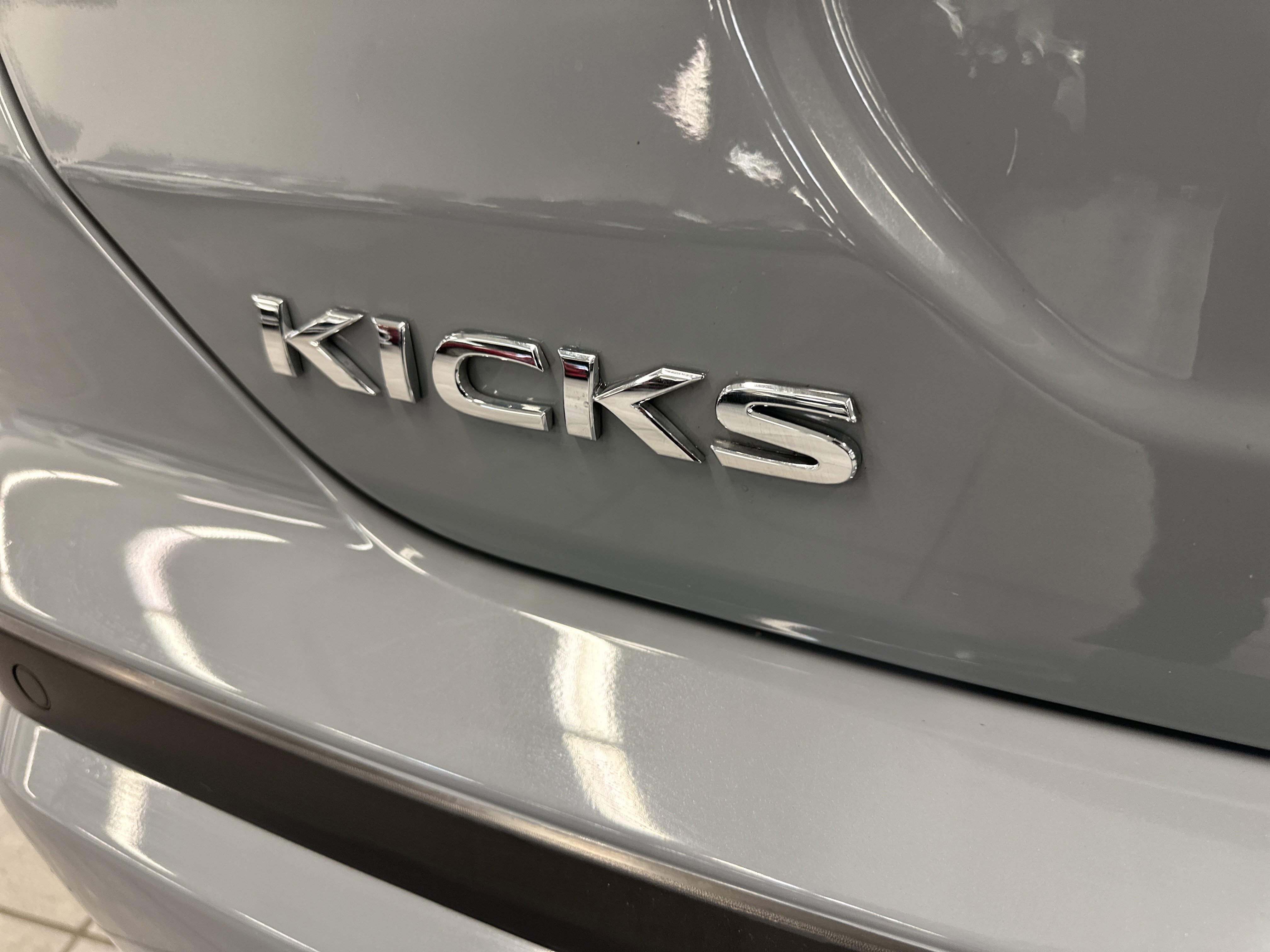 Used 2024 Nissan Kicks SR w/ SR Premium Package image 18