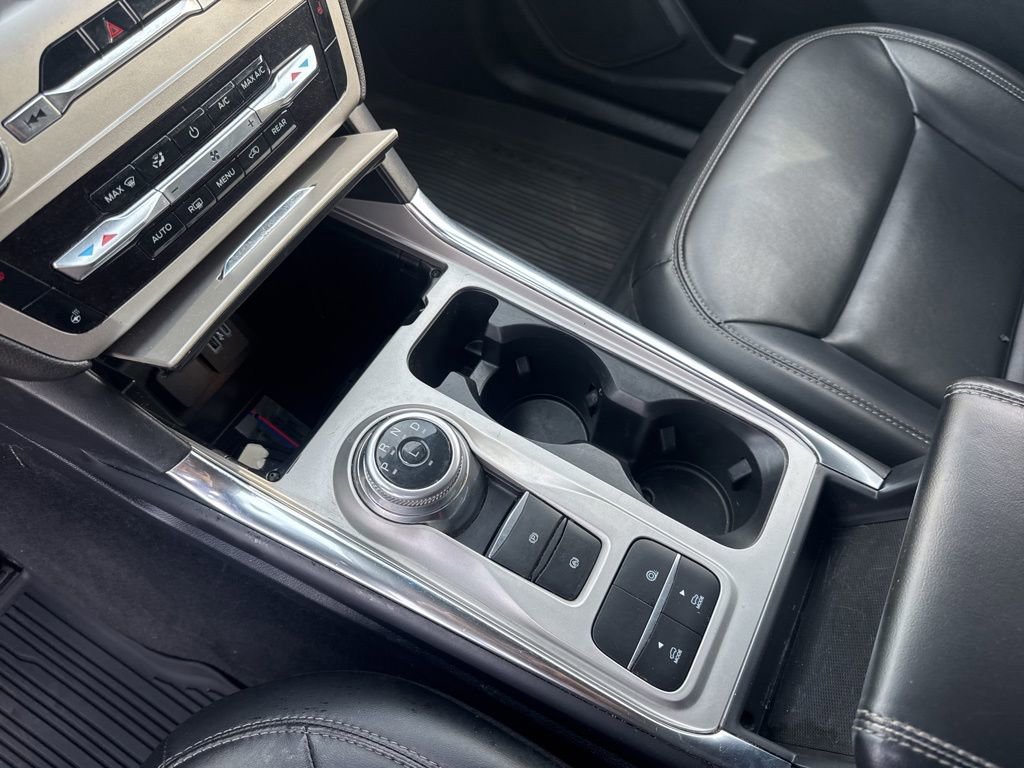 Certified 2022 Ford Explorer XLT w/ Equipment Group 202A image 15