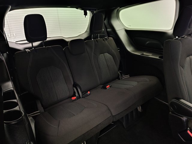 Used 2022 Chrysler Pacifica Touring FWD image 30