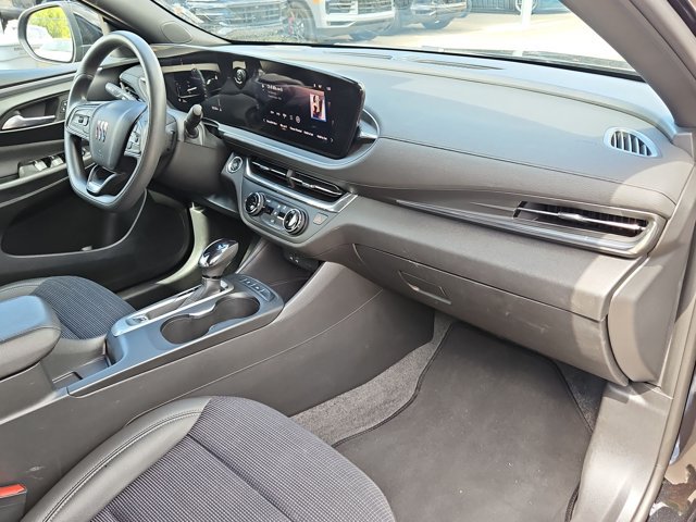 Used 2025 Buick Envista Preferred FWD image 20