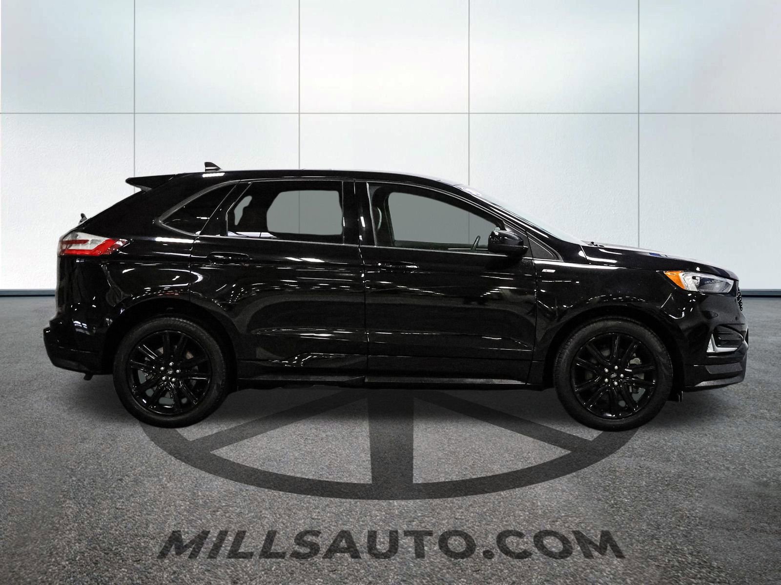 Certified 2024 Ford Edge ST-Line w/ Class II Trailer Tow Package AWD/4WD image 3