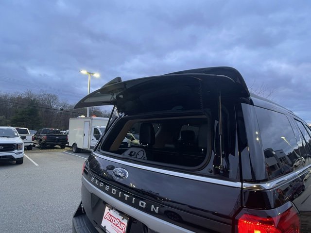 Certified 2024 Ford Expedition XLT image 6