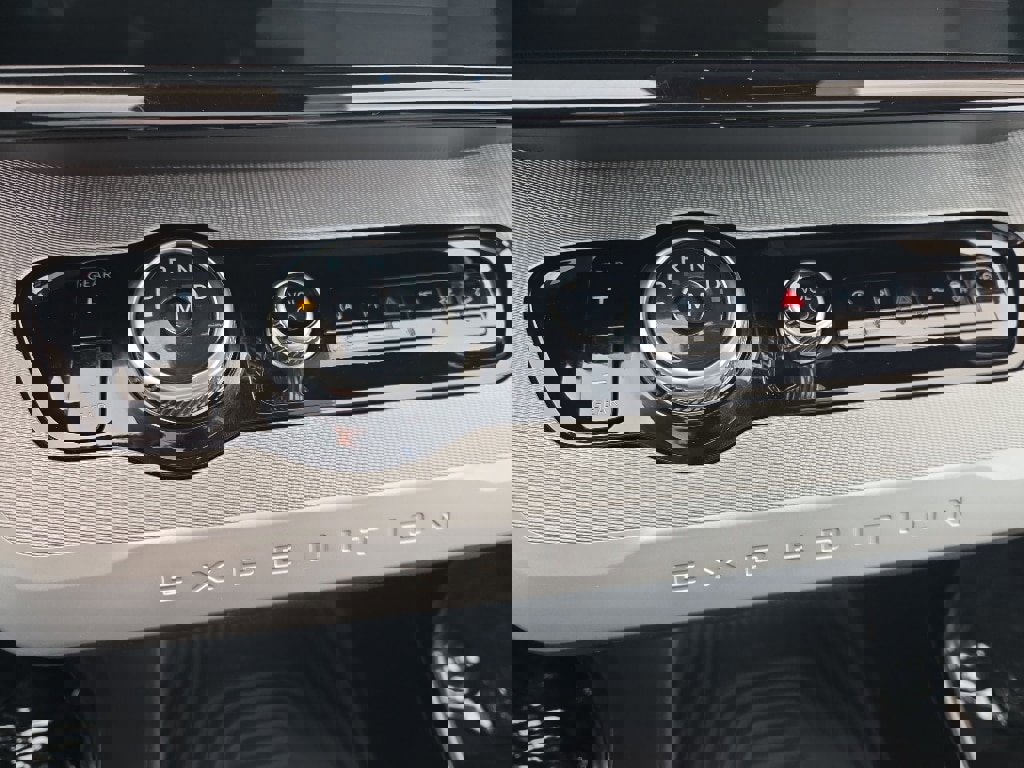 Certified 2025 Ford Expedition Active image 26